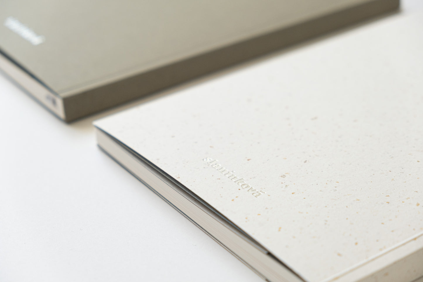 Papierový zápisník Ábel