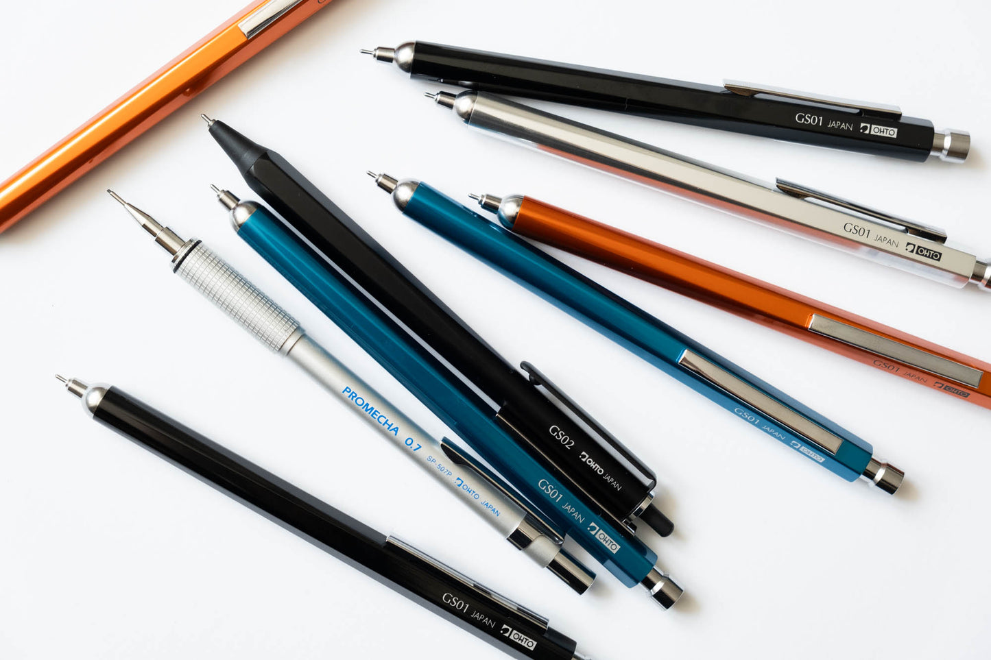 Kovové guličkové pero Ohto GS01