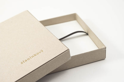 Papierový album Hana Biela