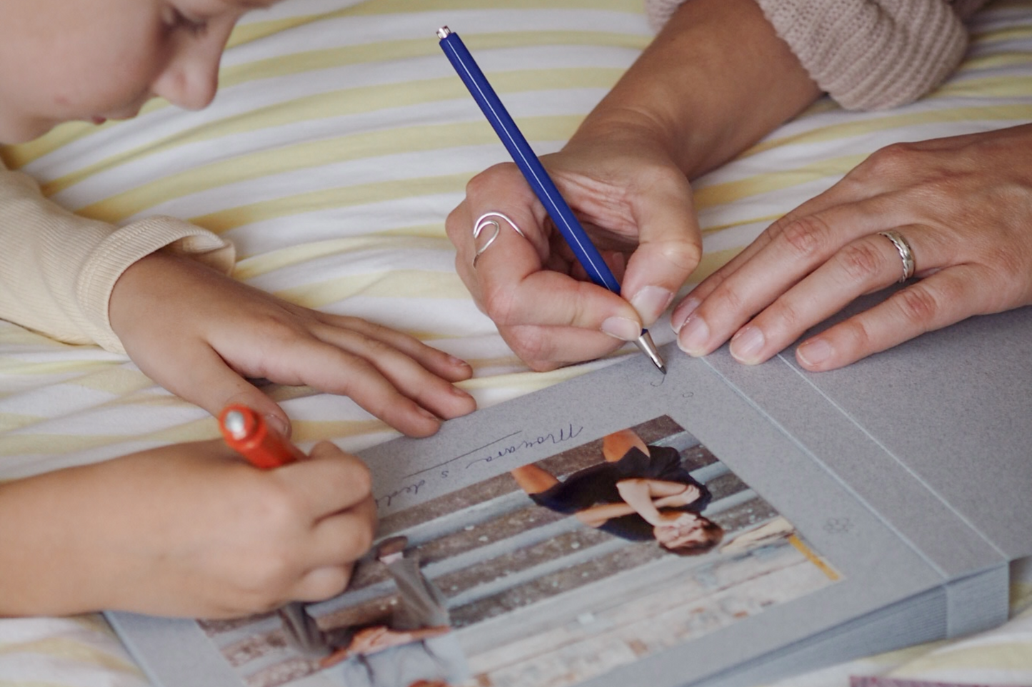 Papierový album Hana