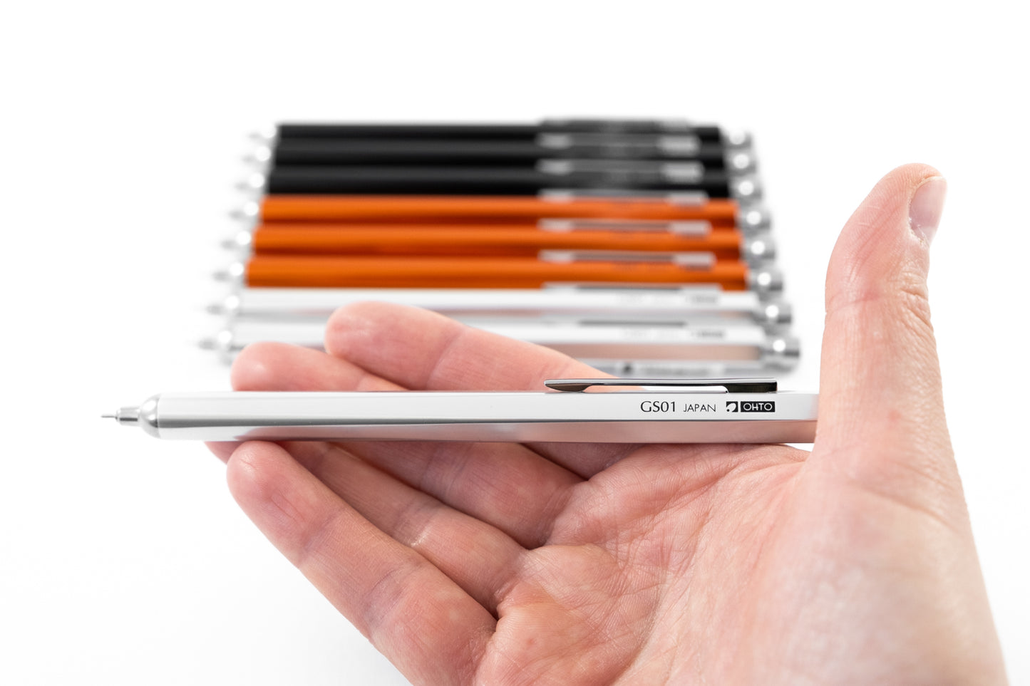 Kovové guličkové pero Ohto GS01