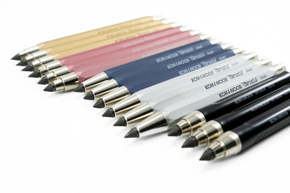 Krátka čierna versatilka Koh-i-noor (5,6 mm)